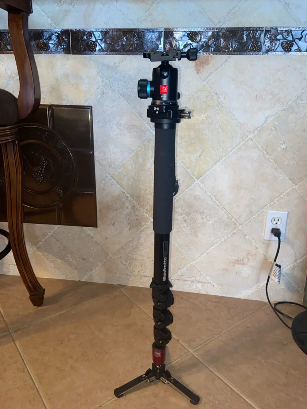 Manfrotto 562B-1 video camera monopod & oben BE-126 ball head Camera Tripod